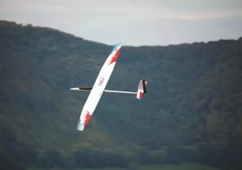 IPOTEZĂ INCREDIBILĂ! De ce nu a fost găsit planorul dispărut. Au trecut 7 zile de căutări