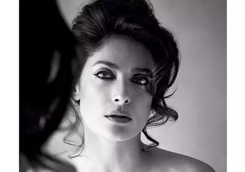 Primele declarații ale actriței Salma Hayek, după ce a pozat topless la 48 de ani