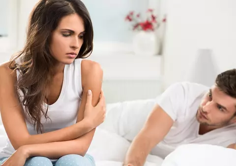 Adela vă sfătuiește în iubire și sex: «Îmi spune că mă iubește, dar mă înșală de mulți ani»
