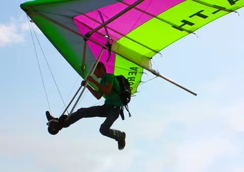 EXCLUSIV | Țigări de contrabandă parașutate din cer