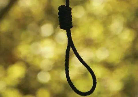 Om de cultură din Focșani, găsit spânzurat de clanța ușii! Se pare că suferea de o boală extrem de gravă