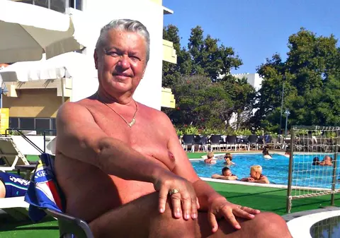 A dat ițarii pe slip! Poza unicat cu Gheorghe Turda la plajă, în Portugalia