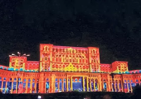 Spectacol unic de lumini la Casa Poporului | FOTO