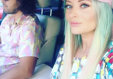 Delia, pusă la zid după ce a acceptat să cânte la Chişinău. Ce şi-a luat solista cu ea, în avion