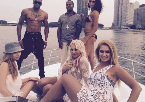 VIDEO EXCLUSIV! Românca Uni-k a devenit ”Bad Girl” în Chicago! A filmat un clip cu faimosul hip-hopper american Paperboy da Great  