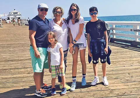 EXCLUSIV | Anamaria Prodan sparge 20.000 de euro lunar pe avioane şi hoteluri