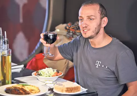 EXCLUSIV | Marele bărbat s-a cam speriat. Ultimul implant de păr i-a pus capac lui Trăistariu