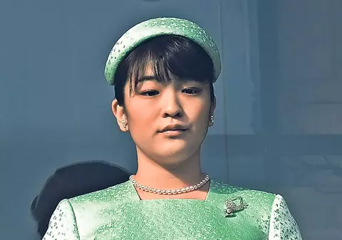 E prințesă, dar locuiește într-un cămin