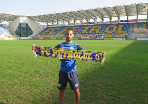Fanii Pertrolului își altoiesc proprii jucători. ^ ”A fost o neînțelegere, l-au confundat cu un fotbalist al Craiovei”