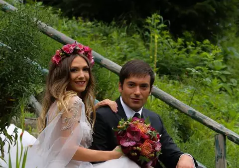 Culisele nunții Adelei Popescu! Uite ce a făcut mireasa în fața invitaților! Ea nu s-a murdărit, dar Radu Vâlcan...