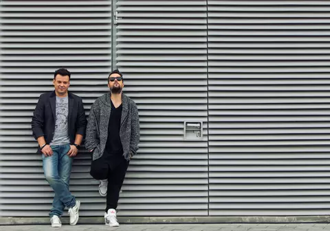 Băieții de la Fly Project, noapte fierbinte cu patru supermodele