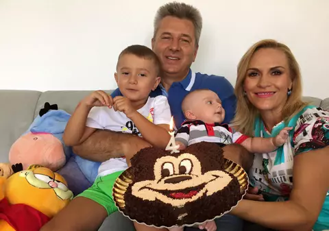 „Covrigelul" lui Gabi Firea a împlinit patru luni