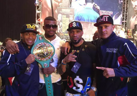 Cadou de cadou: Ronald Gavril a primit cadou un Dodge Challenger de la Mayweather