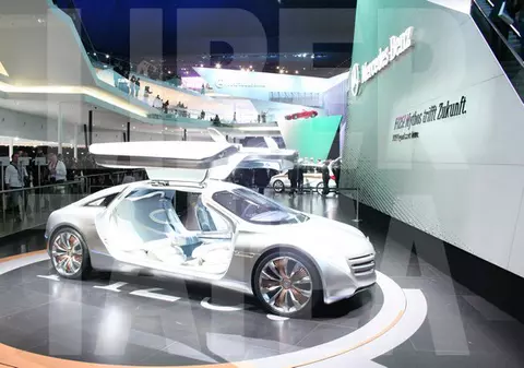 210 PREMIERE AUTO la Frankfurt. În lumina reflectoarelor sunt SUV-urile