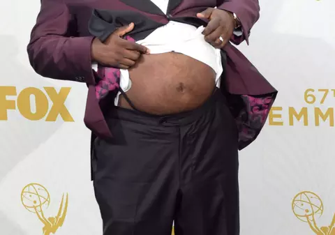 Asta nebunie! Și-a scos BURTA pe covorul ROȘU! | FOTO