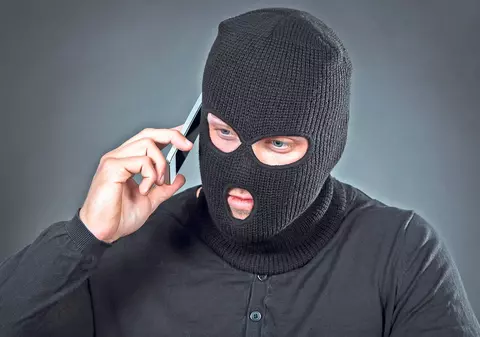 Păzea! Infractorii lovesc din nou cu metoda ”ACCIDENTUL”