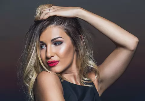 Alina Eremia lansează piesa ”A fost o nebunie” | VIDEO