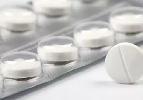 Persoanele în vârstă care iau zilnic aspirină se confruntă cu un risc sporit de hemoragii digestive