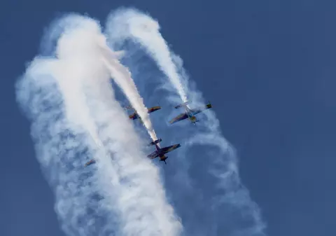 Te așteaptă un weekend plin de distracție! Spectacol în aer și pe străzi