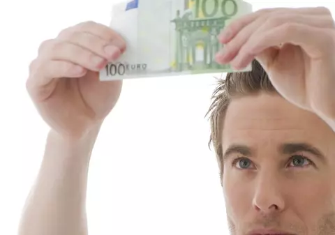 Cum poate orice bărbat să ”producă” 800 de euro în câteva minute