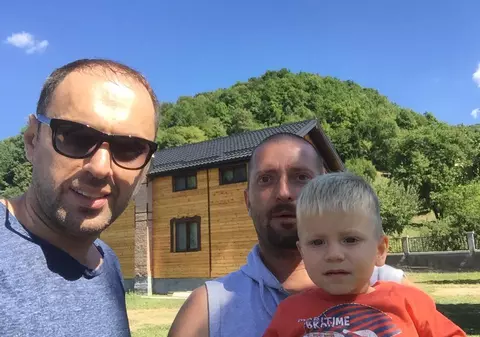 Cheloo, party la Breaza! Vezi cu cine a chefuit. Foto