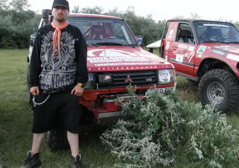 EXCLUSIV / L-au făcut din ”afacerist”, navetist! Suspect de trafic de droguri, Cheloo va bate săptămânal ruta Breaza-București pentru a da ochii cu polițiștii