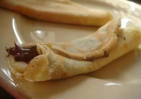 10 DESERTURI TRADIȚIONALE, iubite de bunici și mâncate cu aceeași poftă de părinți și copii