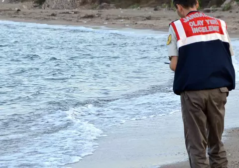 ŞOCANT! Drama refugiaţilor sirieni, văzută print-o fotografie care a făcut înconjurul lumii 