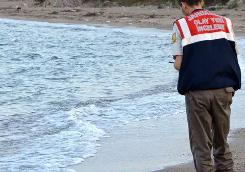 Drama copilului sirian s-a repetat! O fetiţă de 4 ani, găsită moartă pe o plajă din Turcia 