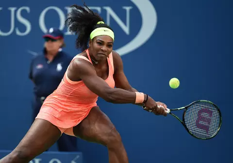 Convingătoare în ”optimi”, Serena Williams se va duela cu sora Venus, pentru un loc în semifinale