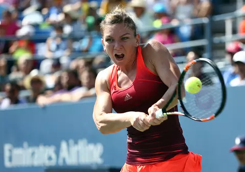 Simona Halep, după duelul "forţă contra forţă" cu Sabine Lisicki: "Am luptat pentru fiecare minge, e plăcut să fiu în sferturi"