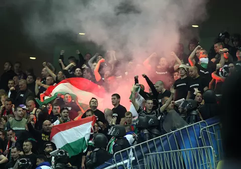 PRELIMINARIILE EURO 2016, UNGARIA - ROMÂNIA. Ultrașii maghiari nu vin la meci, dar au făcut balamuc la hotelul în care s-au odihnit tricolorii! Au fost îndepărtați cu focuri de armă, iar 67 dintre ei au fost reținuți! / LIVE BLOG & GALERIE FOTO & VIDEO