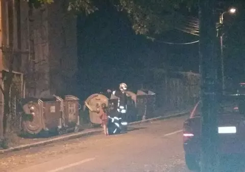 La doar 6 ani, o fetiță și-a convins mama să nu se sinucidă: «Te rog, mami, coboară de acolo!»