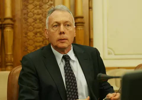 Vom trimite imigranții la școală