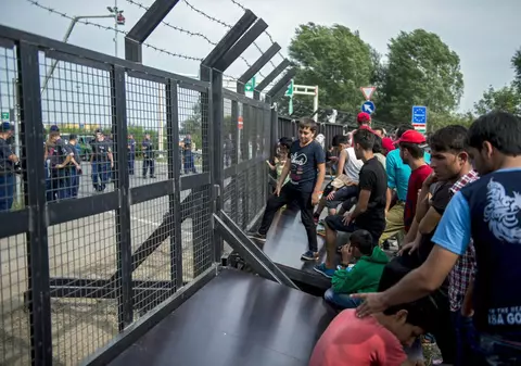 Ungaria va construi un gard la frontierele cu România şi Croaţia