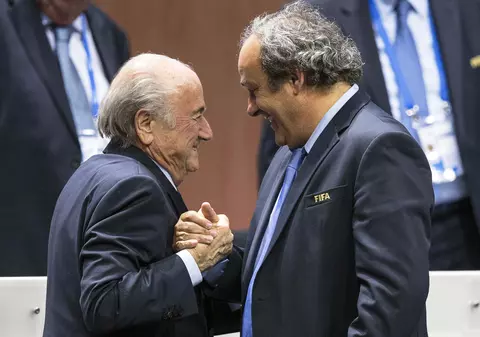 Blatter și Platini, investigați de către Comisia de Etică a FIFA