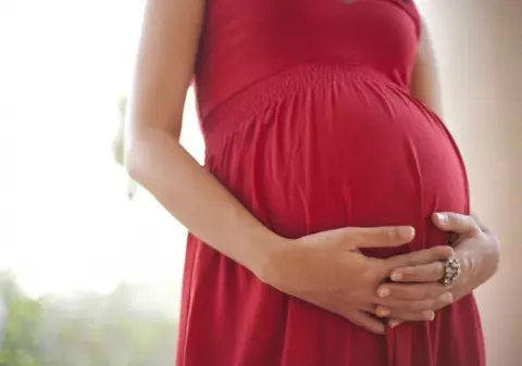 Caz ciudat în Bistriţa Năsăud: mama şi fiica au rămas gravide cu acelaşi bărbat