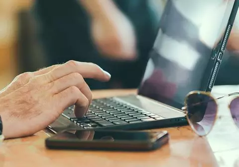 Noua lege ”Big Brother” a fost votată de Camera Deputaţilor