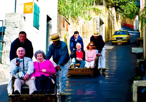 Cum să te dai cu sania pe asfalt, în Madeira!?