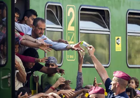 Primul deces în rândul imigranţilor din Budapesta: un pakistanez a murit în gara Bicske 