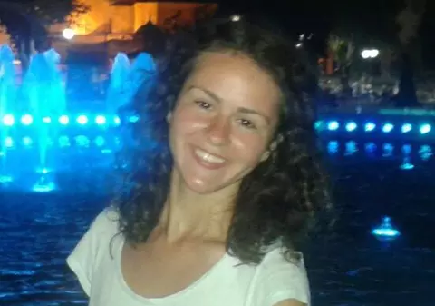 Eleva din Vâlcea care a fugit după iubitul turc a fost sechestrată. Miruna a intrat în mâinile unor traficanţi de carne vie