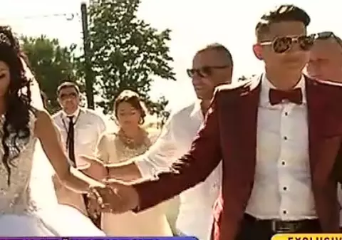 Fina lui Florin Salam s-a măritat! Uite ce mireasă frumoasă a fost și cum AU CURS BANII la petrecere | FOTO