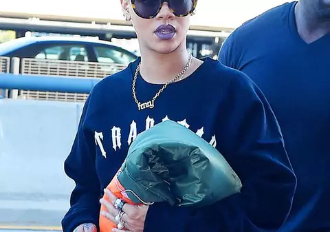 Rihanna o atacă voalat pe Taylor Swift! Vezi de ce nu cântă cu ea!