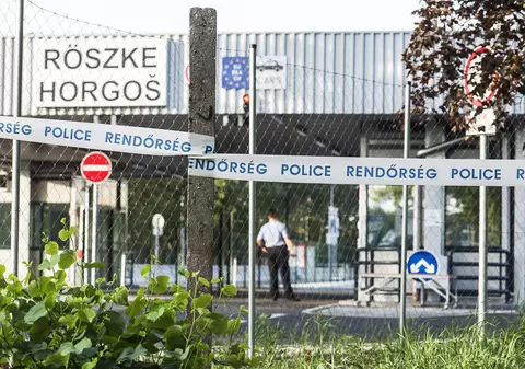 STARE DE CRIZĂ ÎN UNGARIA DIN CAUZA REFUGIAŢILOR. 16 imigranţi au fost reţinuţi pentru că au tăiat gardul de la frontiera cu Serbia, după închiderea graniţei