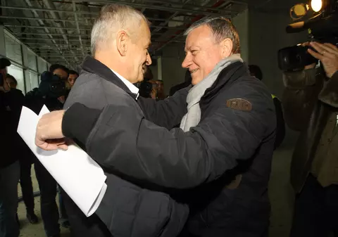 Mircea Sandu boicotează meciul România - Grecia și îi ironizează pe stăpânii de la ”Casa Fotbalului”: ”Nu mă duc, ca să nu le las amprente”! Fostul șef FRF a comentat reținerea primarului Oprescu: ^”Nu mai înțeleg nimic!”