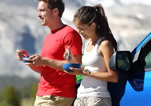 Te întorci din vacanţă sau îţi duci copilul la facultate, departe de casă? Ce să mănânci la drum lung