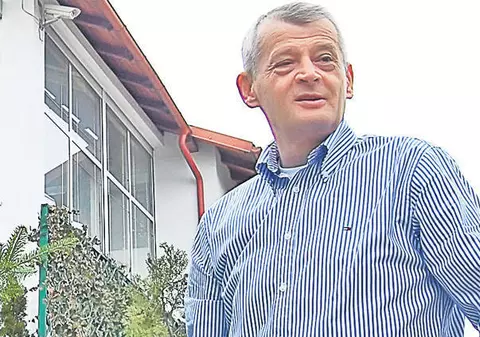 Detalii INCREDIBILE despre Oprescu: avea un aparat de bruiat telefoane mobile în casă şi primea banii sub o pernă 