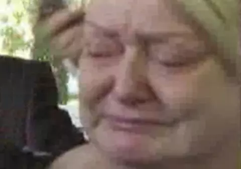 Primele imagini cu soţia lui Vadim Tudor, după moartea politicianului: "Supărările i-au adus moartea"