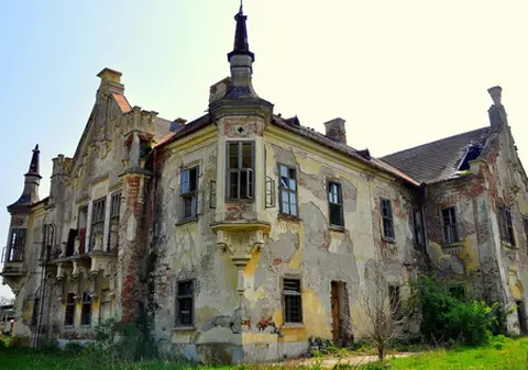 Nu e nicio glumă! Un celebru castel din România a fost scos la vânzare 