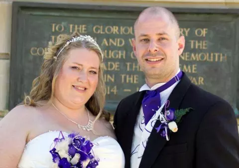 Soţul a părăsit-o după trei luni de la nuntă, pentru o invitată. Cum arată femeia care i-a luat minţile mirelui